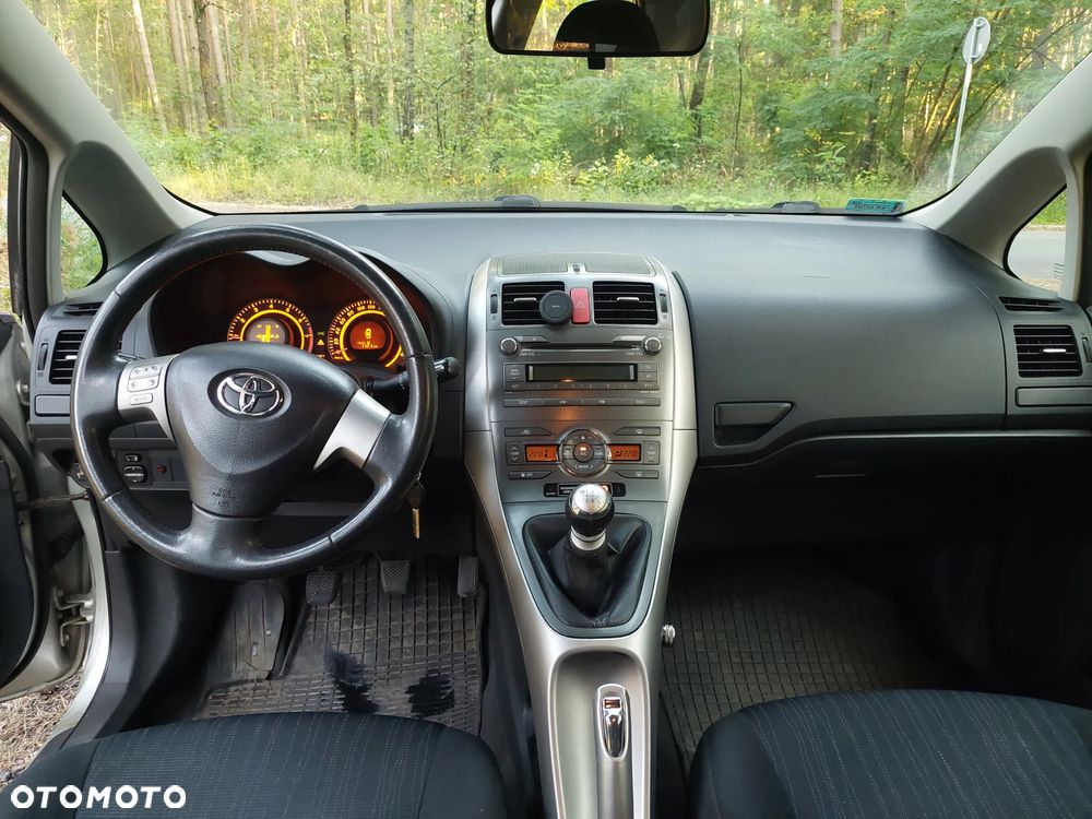 Toyota Auris 1.6 Premium - 7