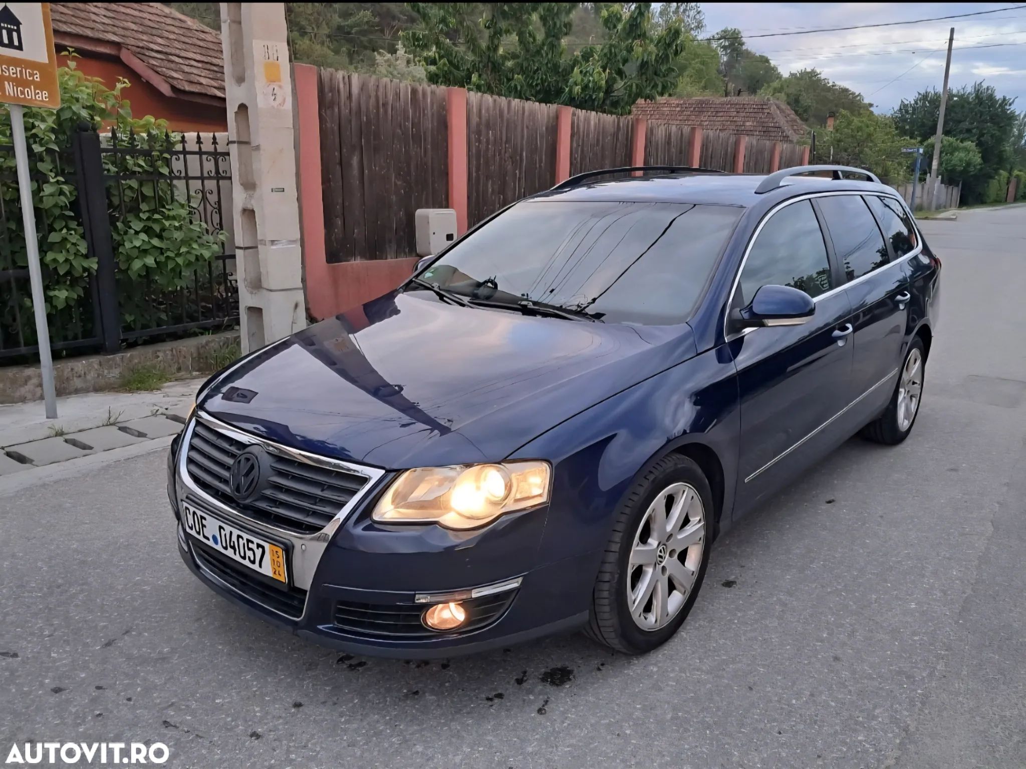Volkswagen Passat - 1