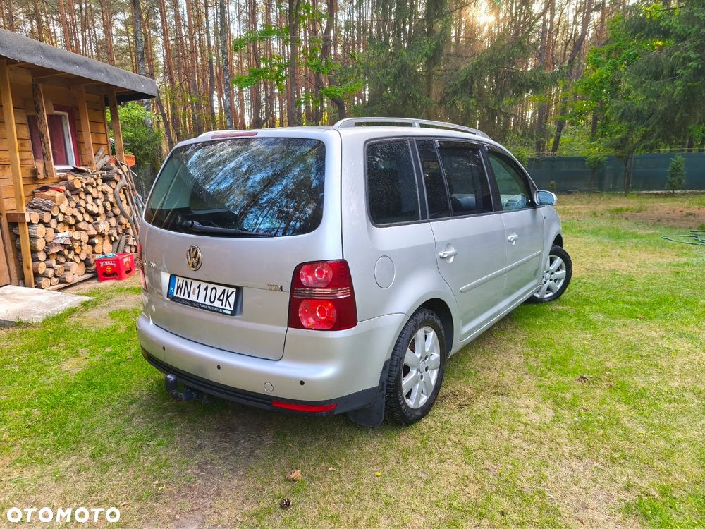 Volkswagen Touran 2.0 TDI Q-Line - 7