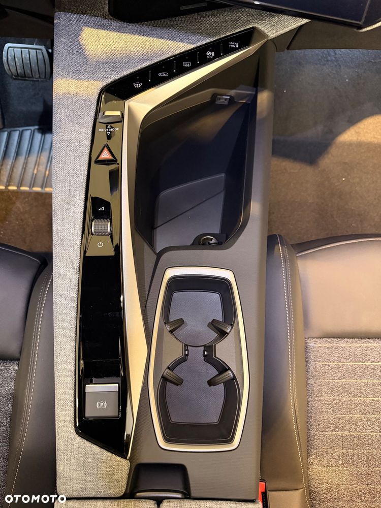 Peugeot 3008 1.2 PureTech mHEV Allure e-DCS6 - 19