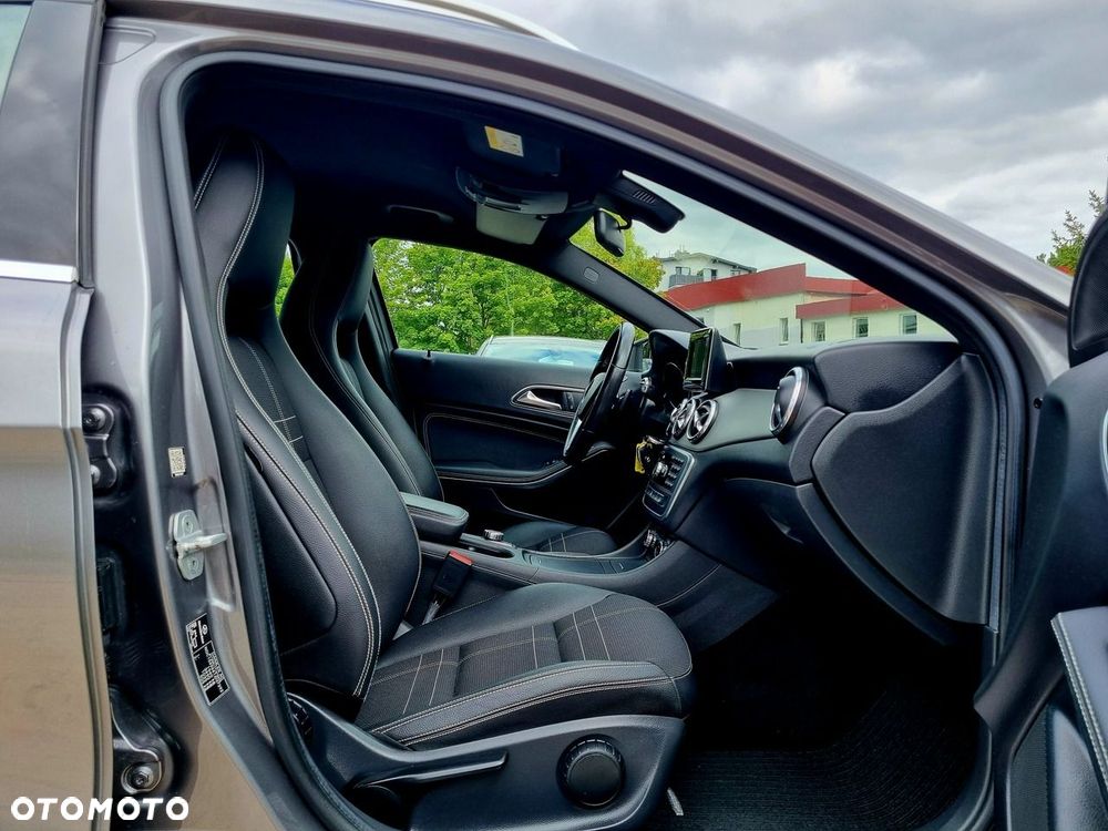 Mercedes-Benz GLA 250 7G-DCT Style - 12
