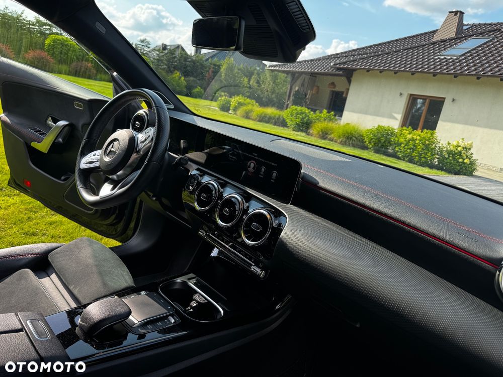 Mercedes-Benz CLA 250 4-Matic 7G-DCT - 13