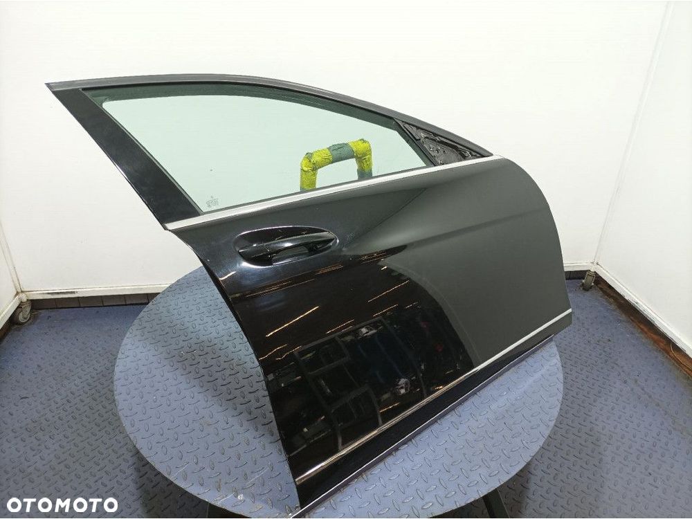 MERCEDES C W204 LIFT DRZWI PRZÓD PRZEDNIE PRAWE 197 - 2