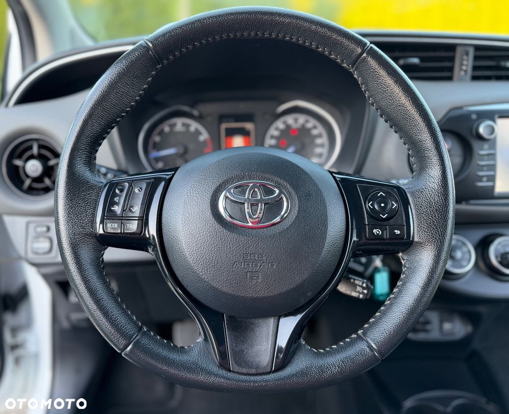 Toyota Yaris 1.5 Dynamic - 37