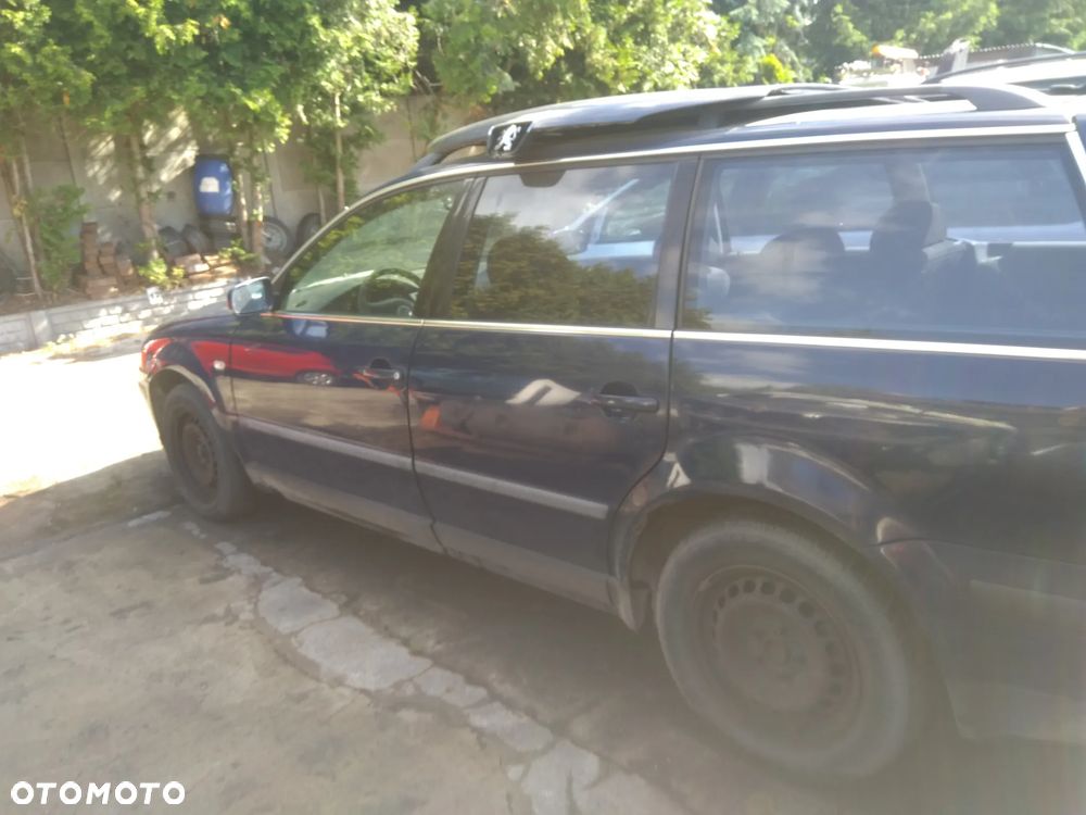 Auto na części - Volkswagen Passat 105KM diesel Silnik Skrzynia Drzwi Maska Klapa Błotnik Zderzak Lampa Szyba Klamka Lusterko Deska Kokpit - 2