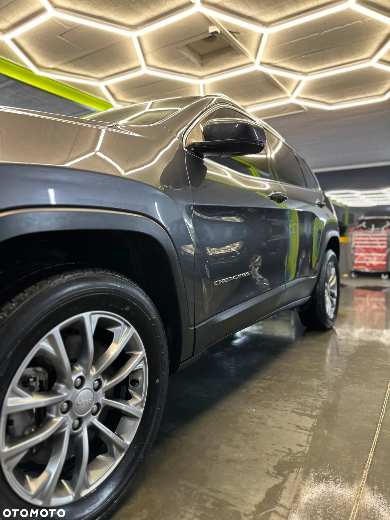 Jeep Cherokee - 5