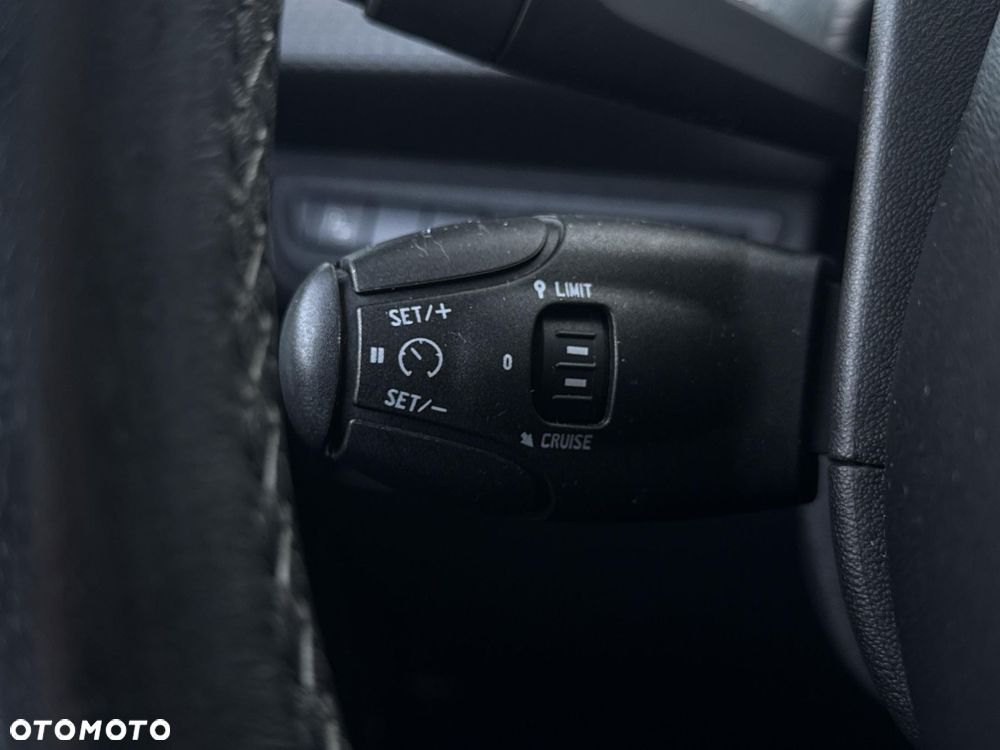 Peugeot 2008 1.2 Pure Tech GPF Allure S&S - 24