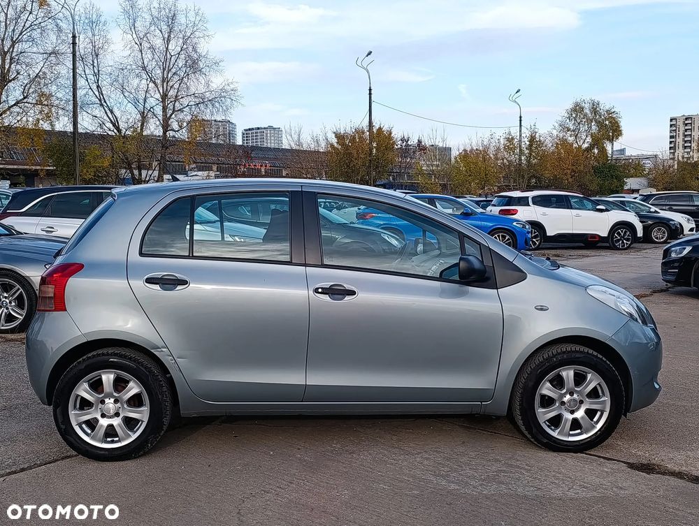Toyota Yaris 1.3 Luna A/C - 16