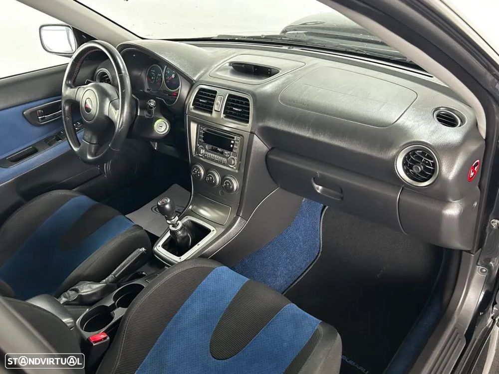 Subaru Impreza Sedan 2.0 WRX STi - 8