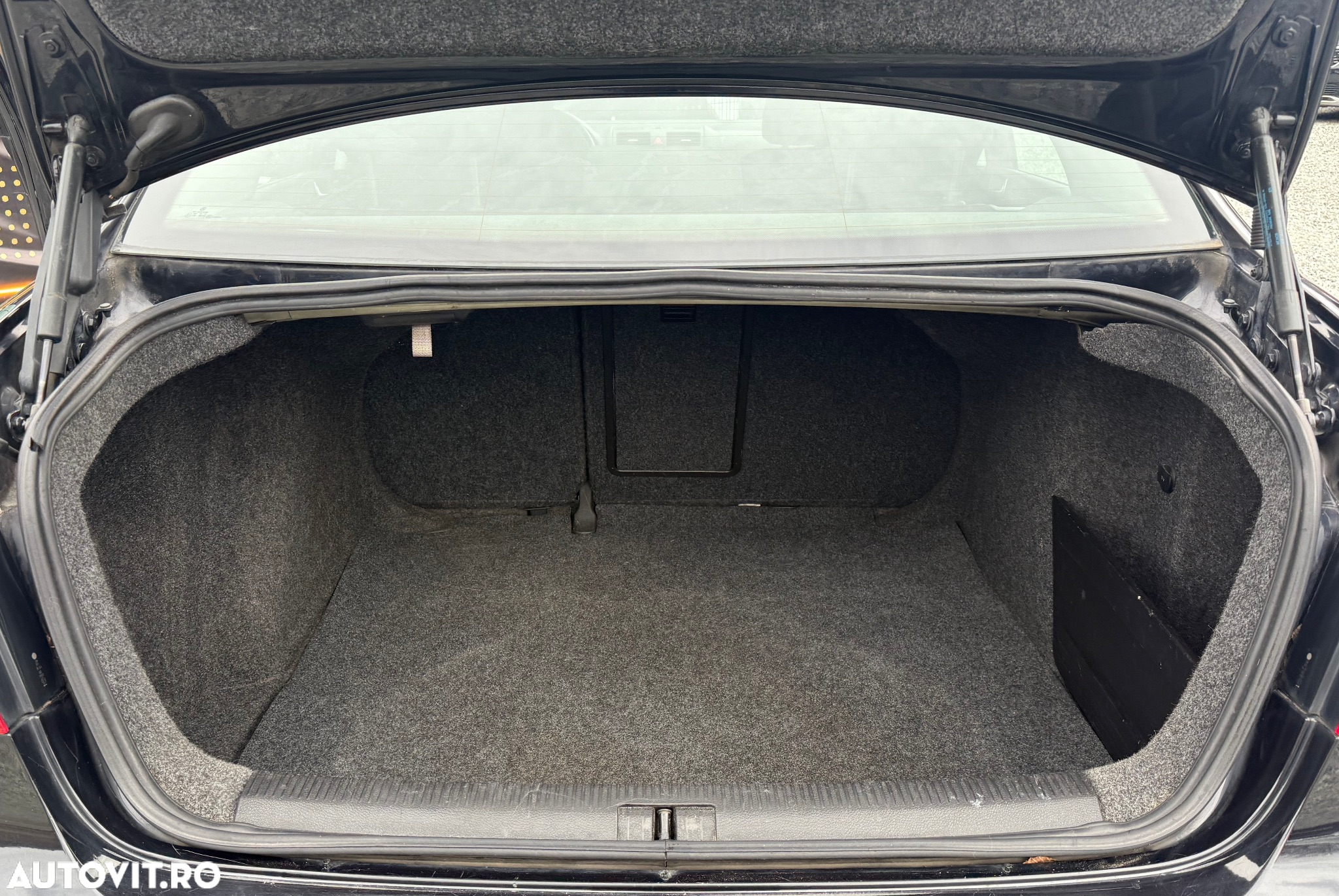 Volkswagen Jetta 1.9 TDI DPF Comfortline - 16