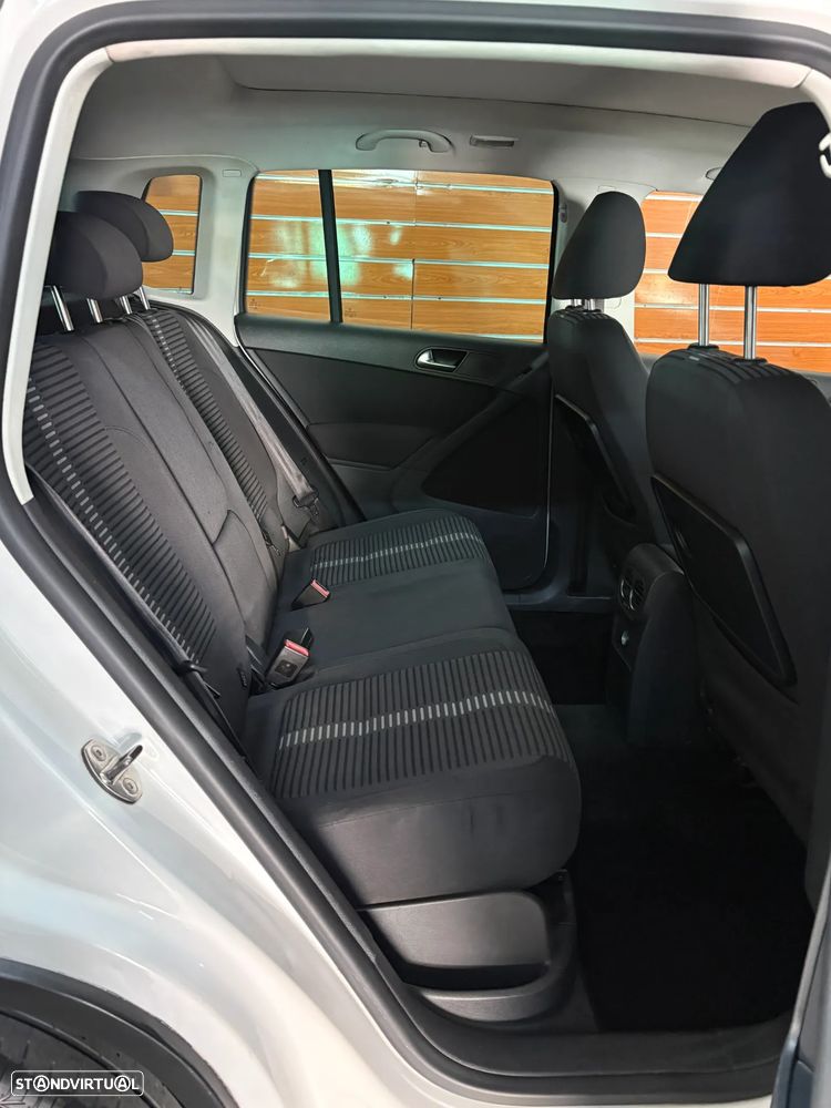 VW Tiguan 2.0 TDi Sport BlueMotion - 13
