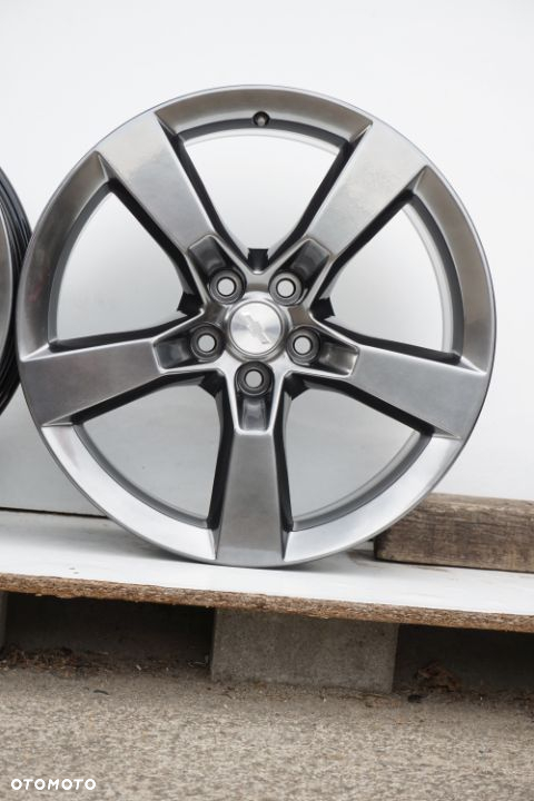 Chevrolet Camaro 5x120 20 8J et35 9J et40 czujniki - 8