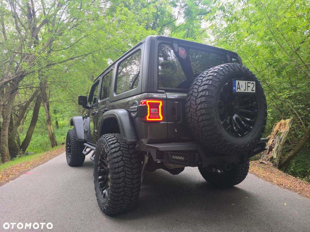 Jeep Wrangler - 8