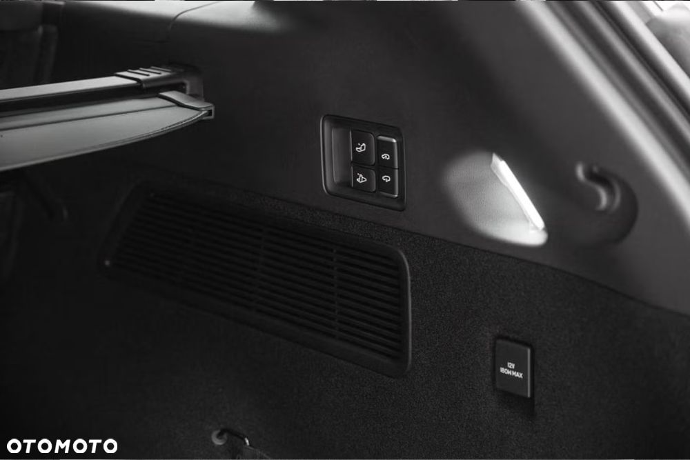 XPeng G9 98 kWh AWD Performance - 37