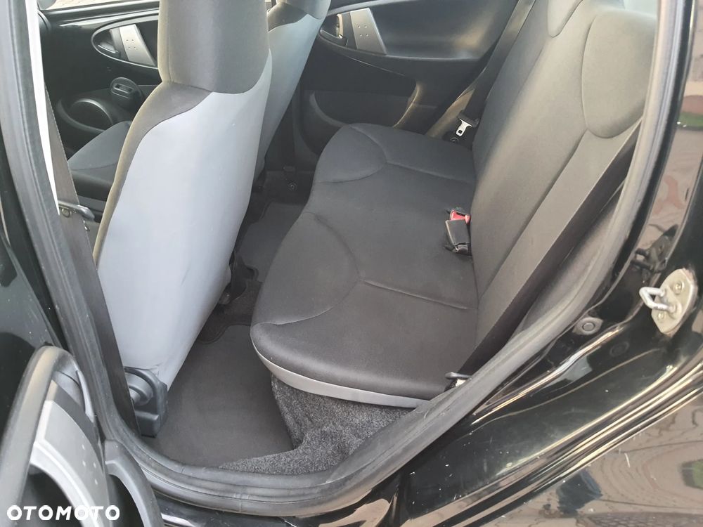 Toyota Aygo - 12