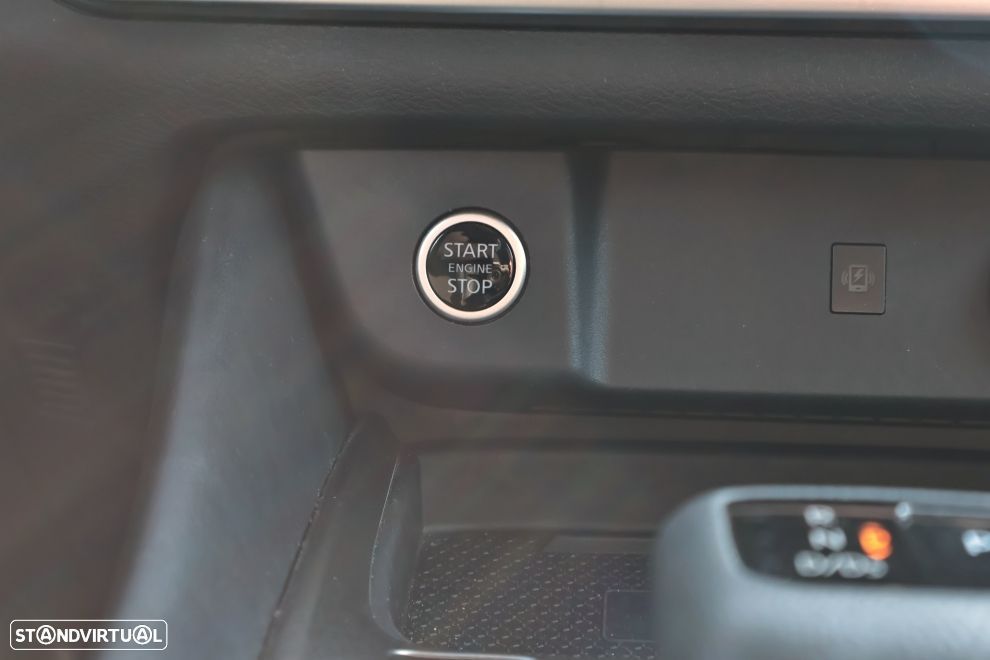 Nissan Qashqai 1.3 DIG-T N-Connecta Xtronic - 9