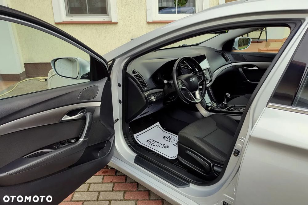 Hyundai i40 Kombi 1.6 Trend - 16