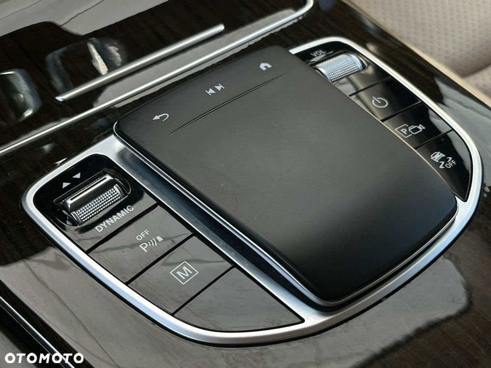Mercedes-Benz GLC 300 e 4-Matic Business Edition - 27