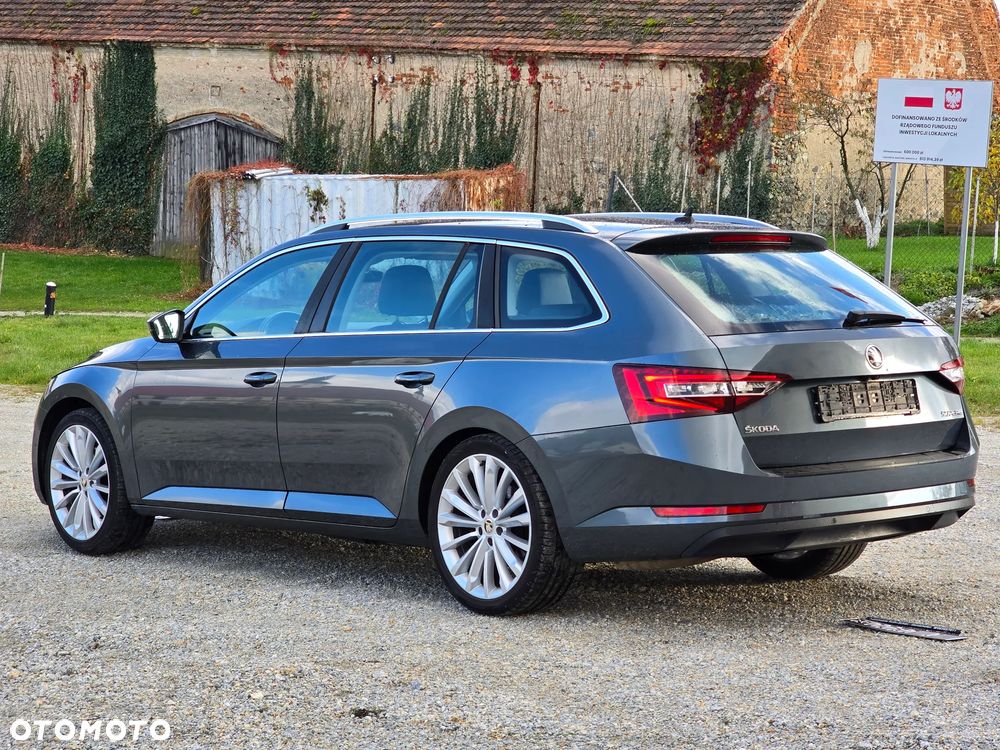 Skoda Superb 2.0 TDI DSG Premium Edition - 6