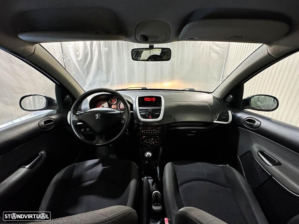 Peugeot 206+ 1.1 Urban - 11