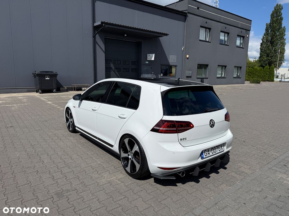 Volkswagen Golf - 3
