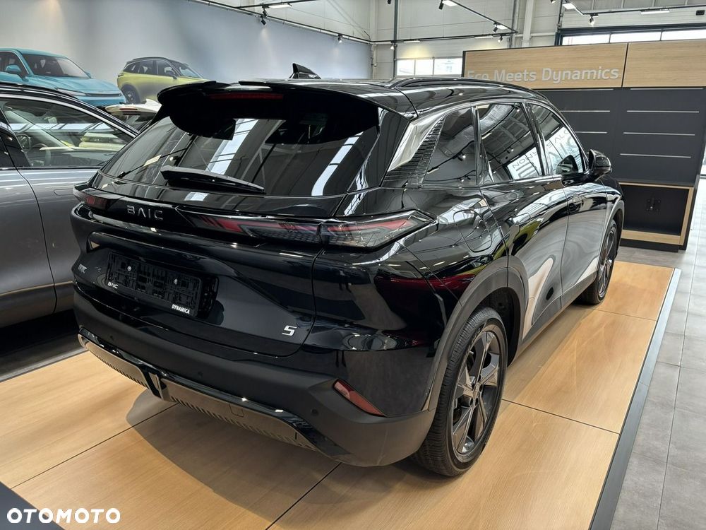 BAIC 5 - 5