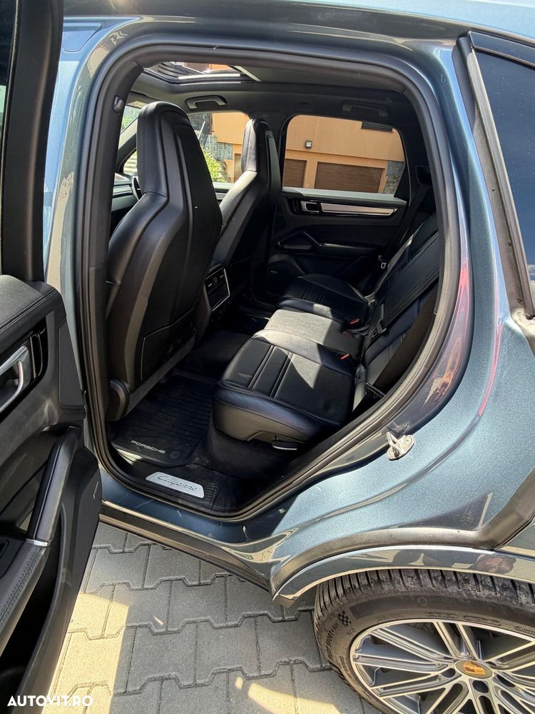 Porsche Cayenne - 11
