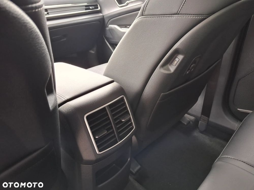 Kia Sportage 1.6 T-GDI HEV Business Line 4WD - 28