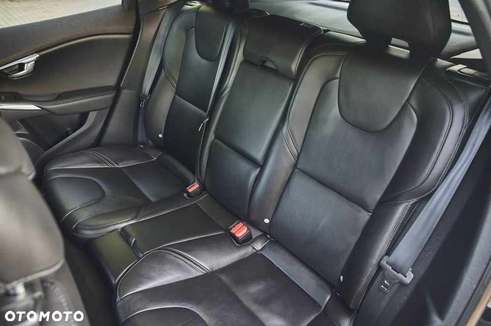 Volvo V40 D3 Summum - 27
