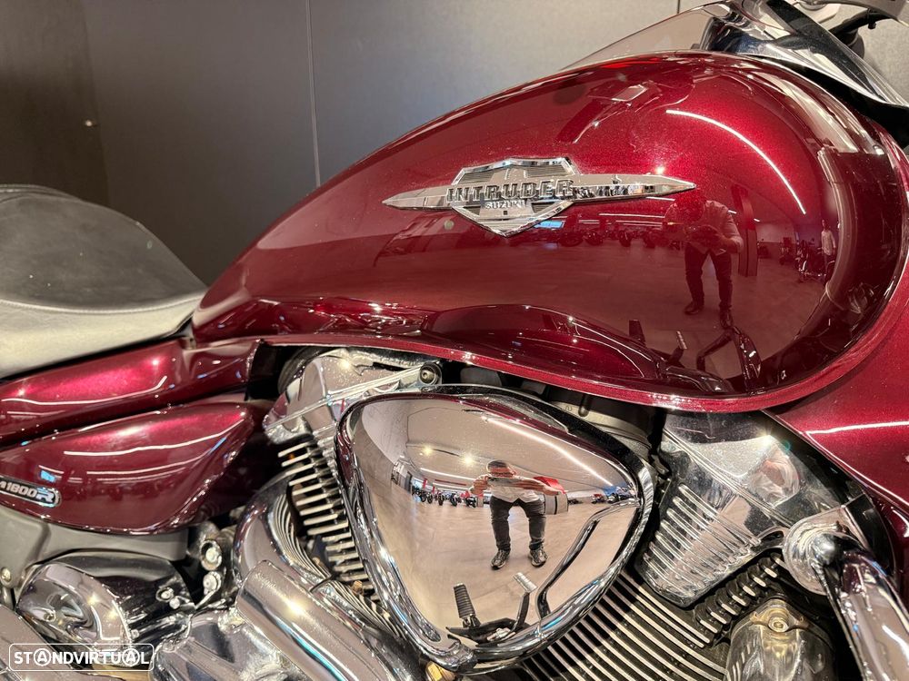 Suzuki Intruder - 3