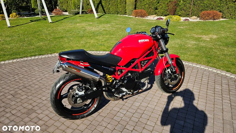 Ducati Monster - 10
