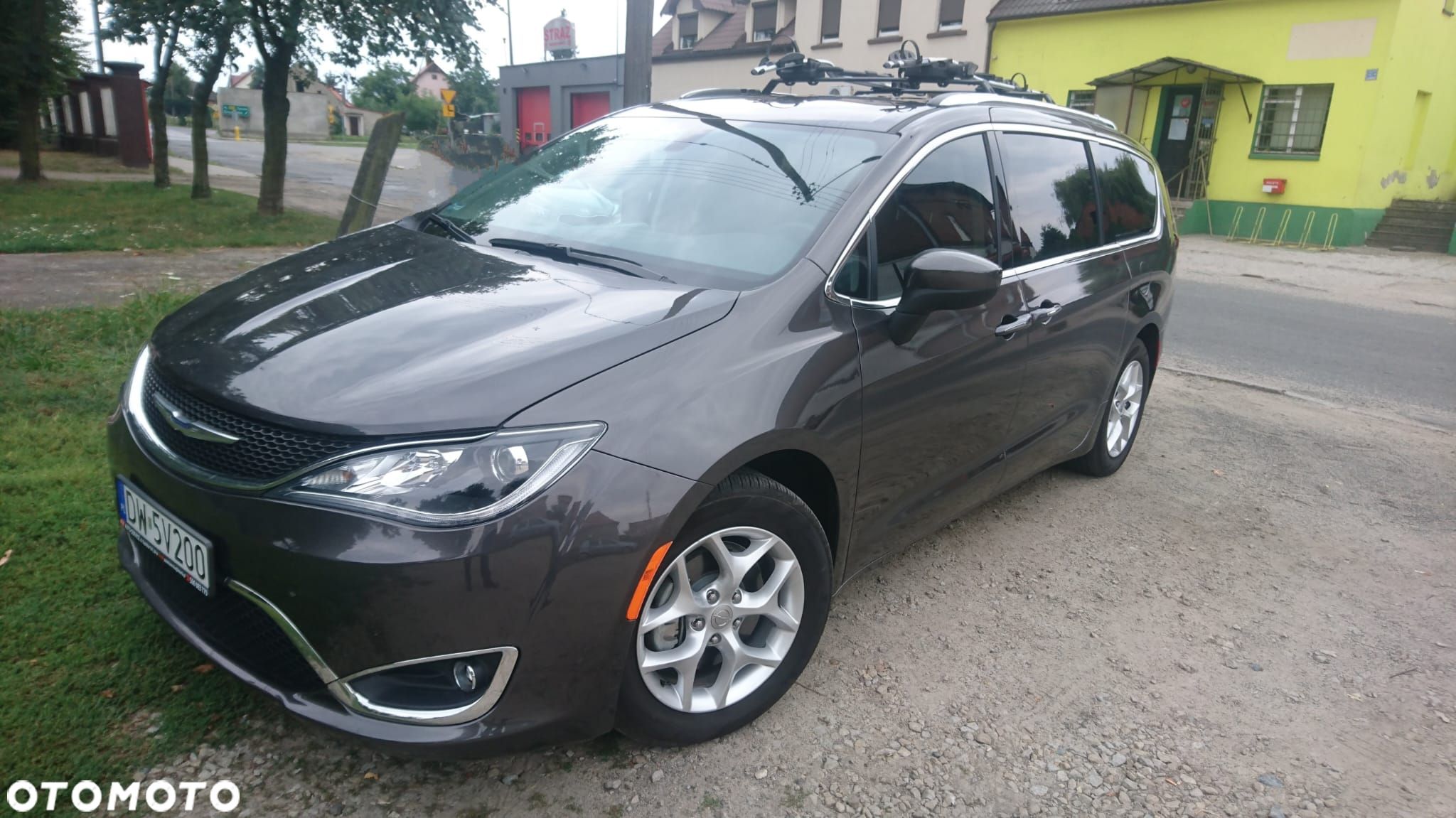 Chrysler Pacifica - 1