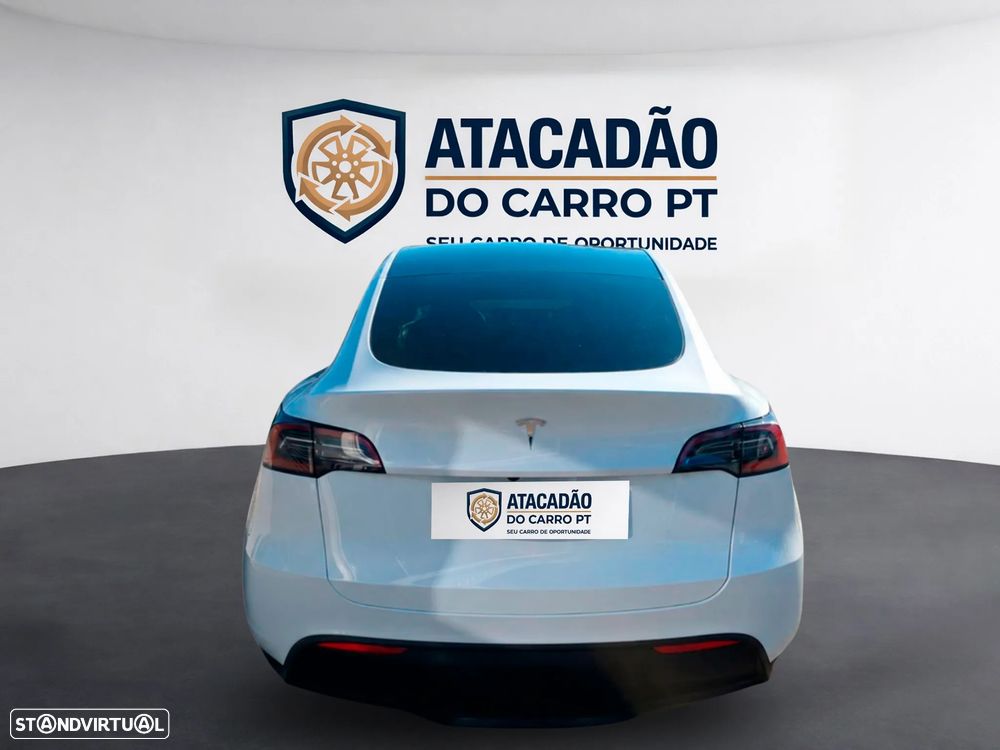 Tesla Model Y - 9