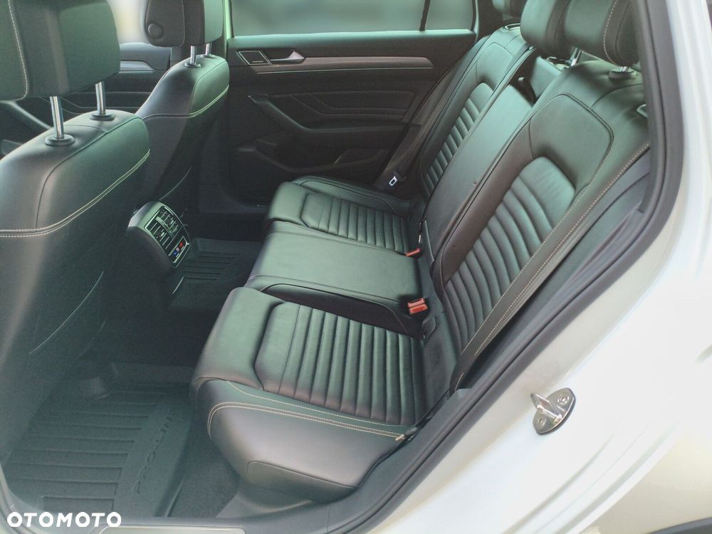 Volkswagen Passat Alltrack - 18