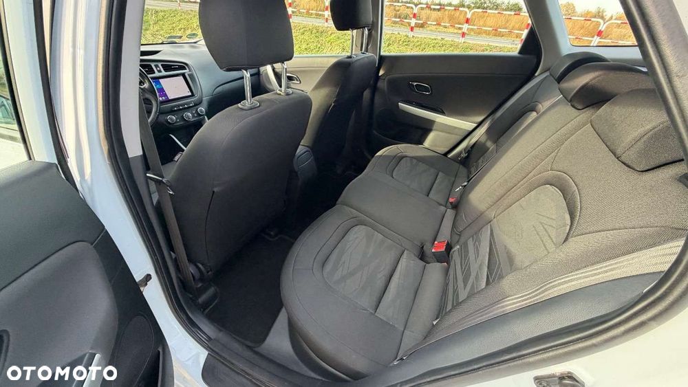 Kia Ceed - 36