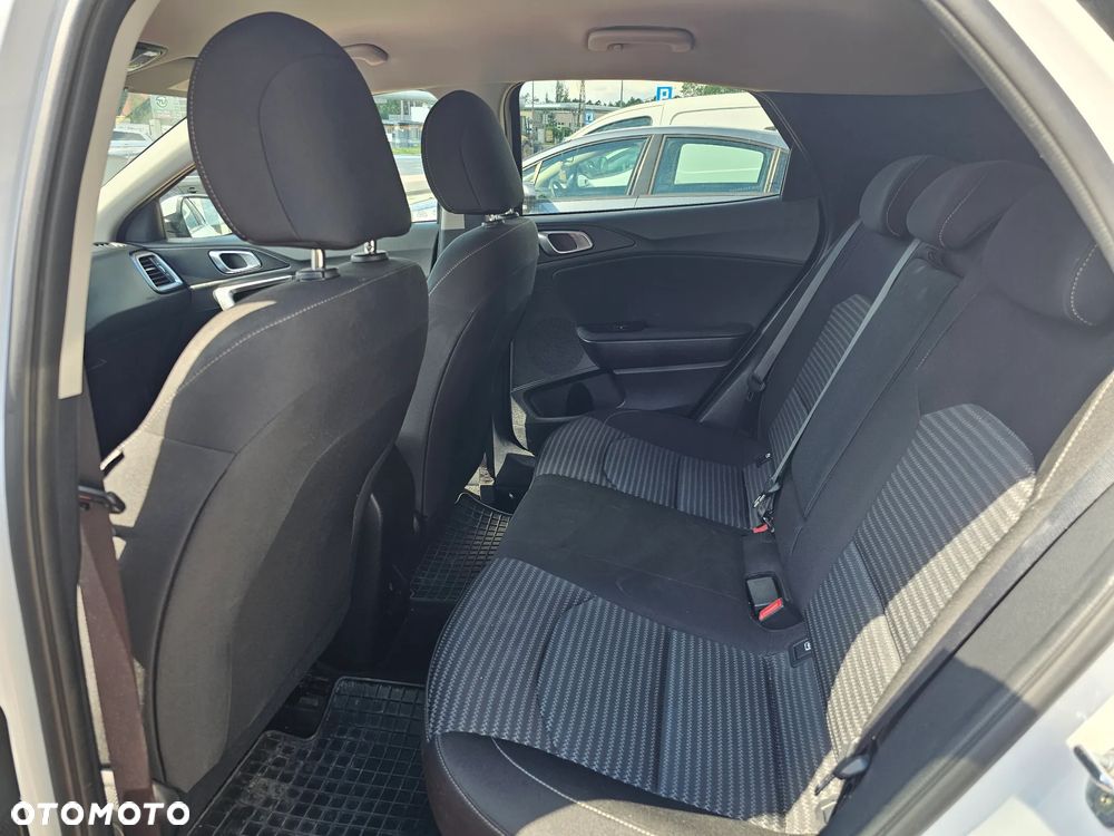 Kia XCeed 1.5 T-GDI M - 14