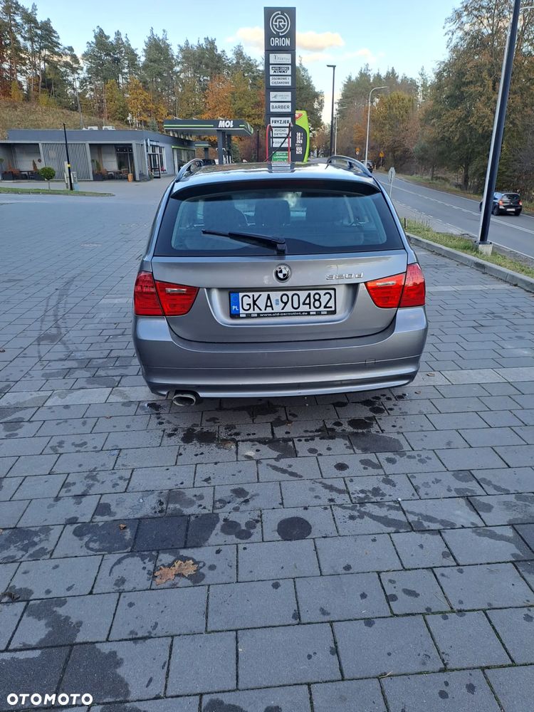 BMW Seria 3 320d - 5