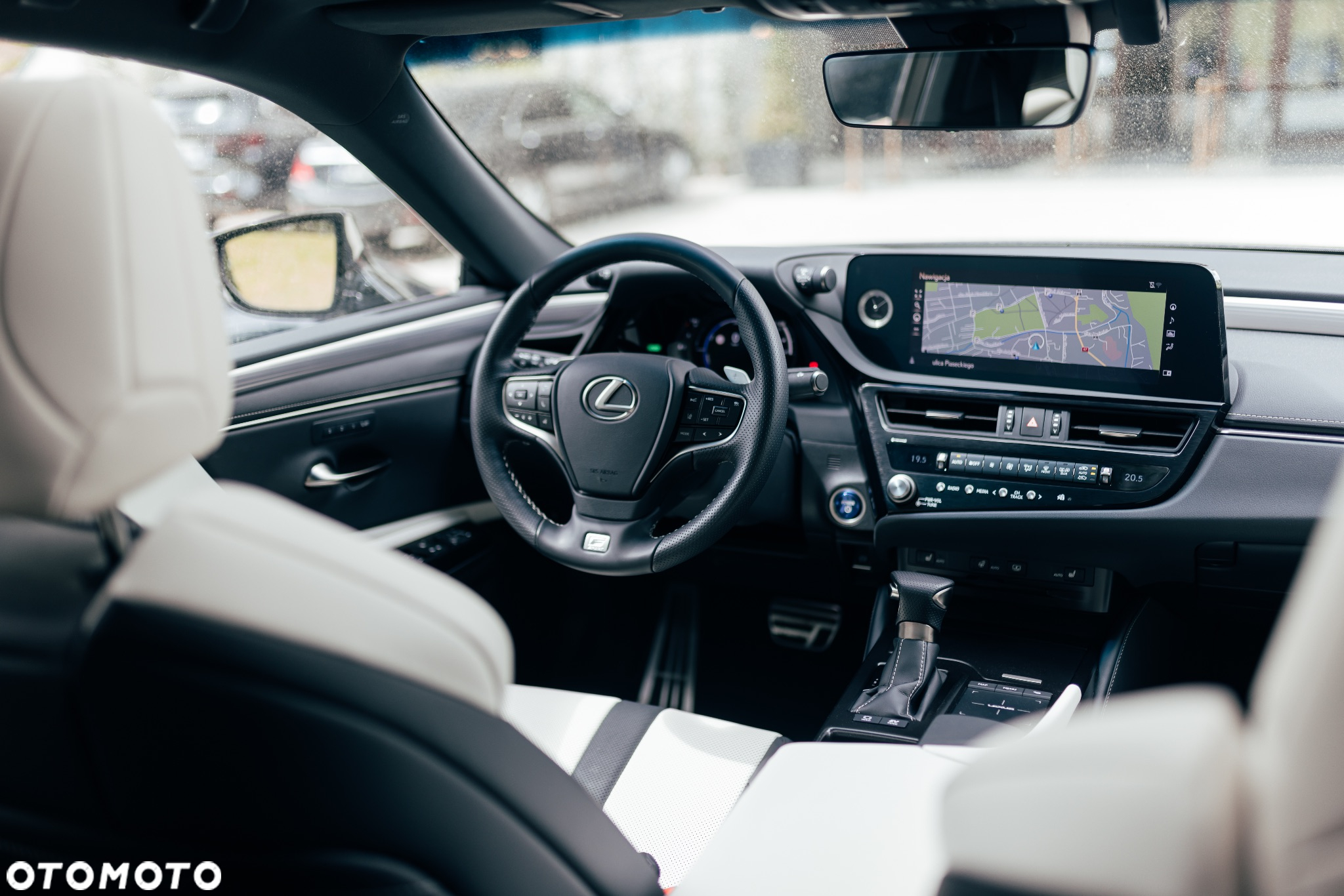 Lexus ES 300h F Sport Edition - 3