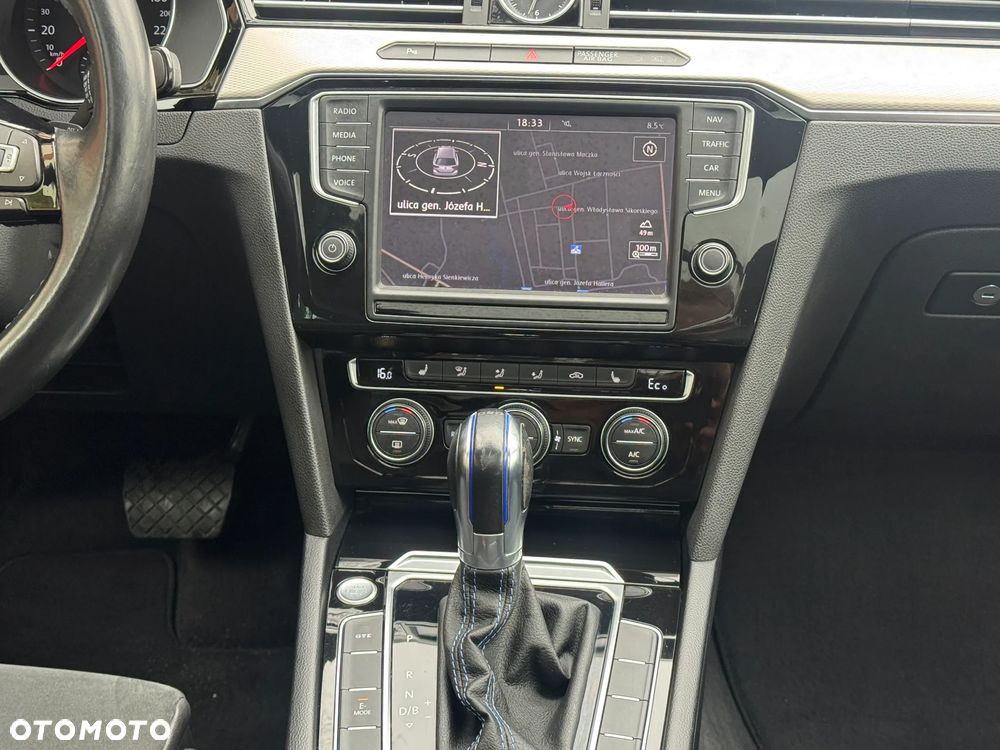 Volkswagen Passat ver-1-4-tsi-plug--in-hybrid-gte-dsg - 28