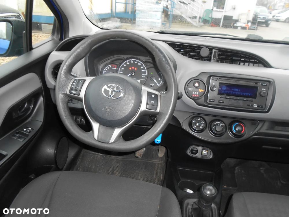 Toyota Yaris 1.0 Life EU6 - 10