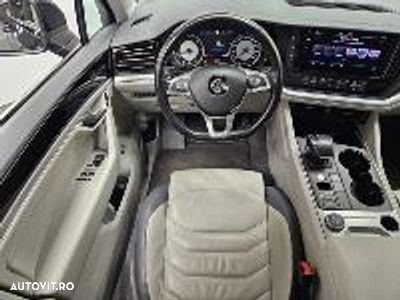 Volkswagen Touareg - 7