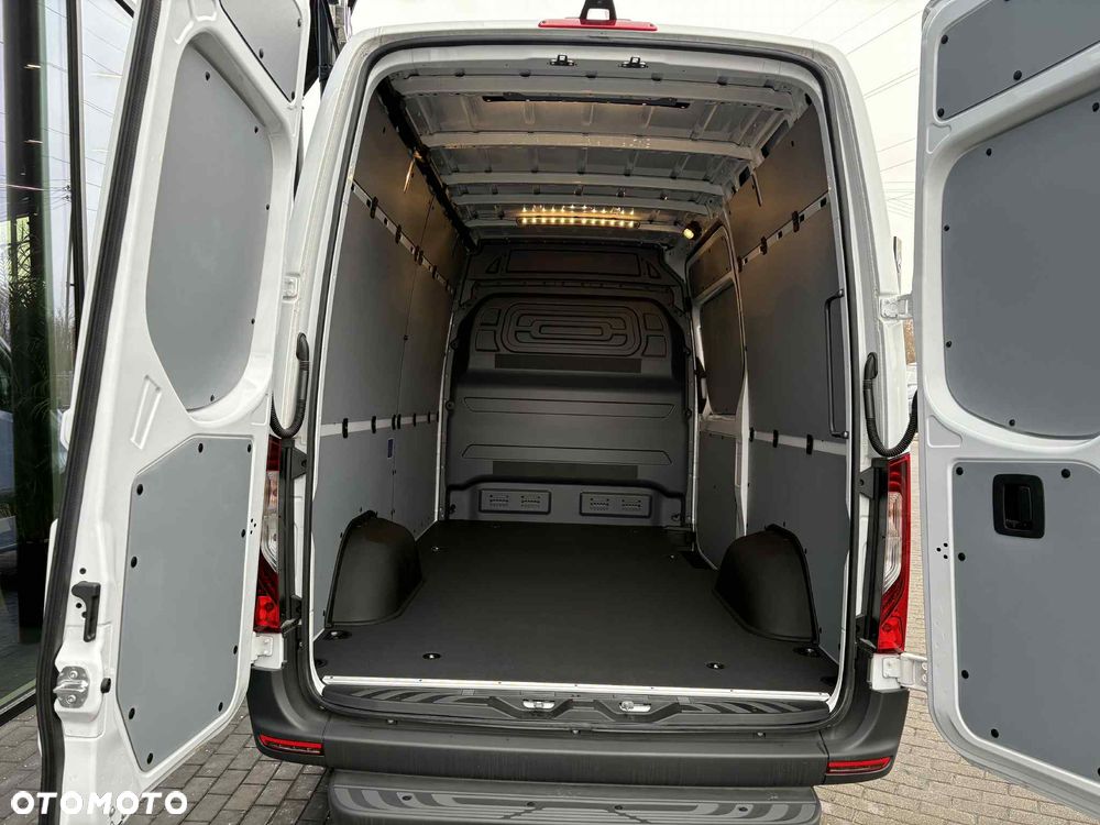 Mercedes-Benz eSprinter - 9