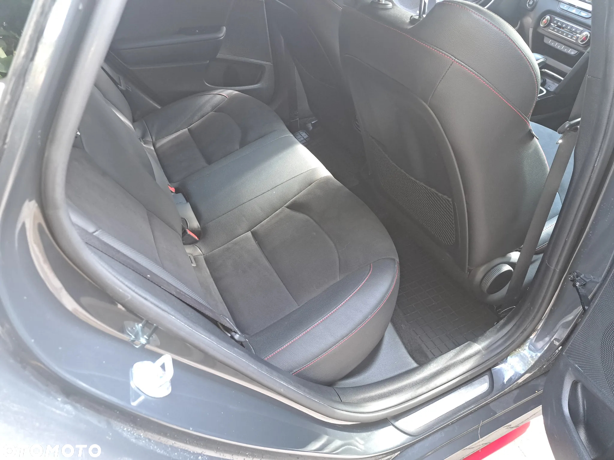 Kia ProCeed 1.6 T-GDI GT DCT - 18