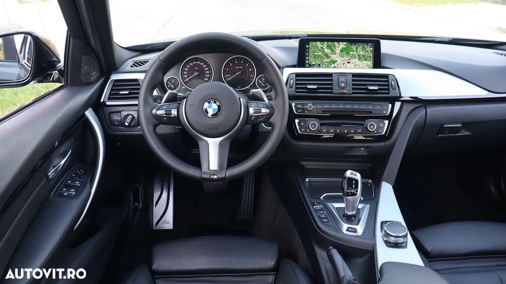 BMW Seria 3 330e iPerformance M Sport - 21