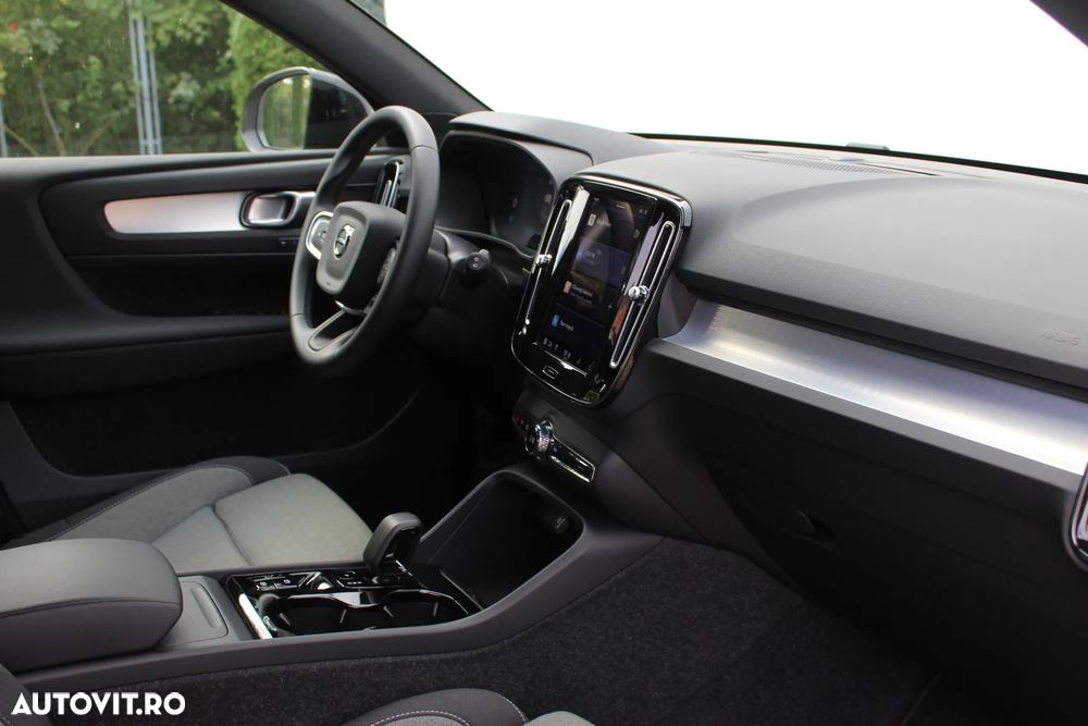 Volvo XC 40 B4 AT FWD MHEV Ultimate Dark - 12