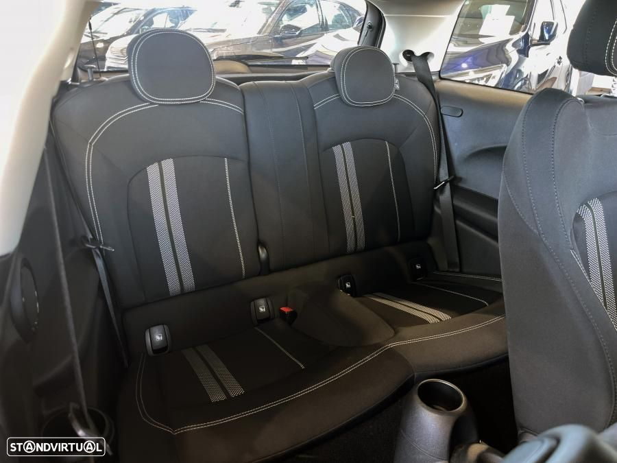 MINI 3 Portas Cooper SE Premium Essential - 44
