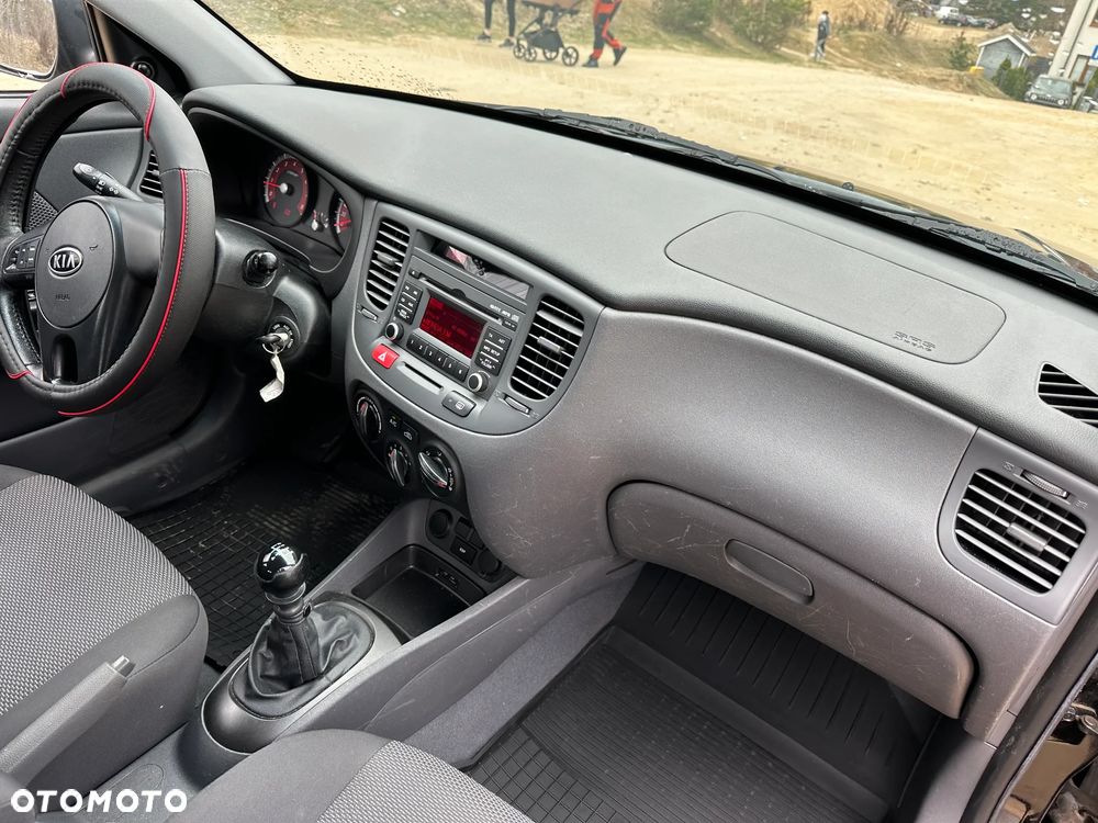 Kia Rio 1.4 Spirit - 23