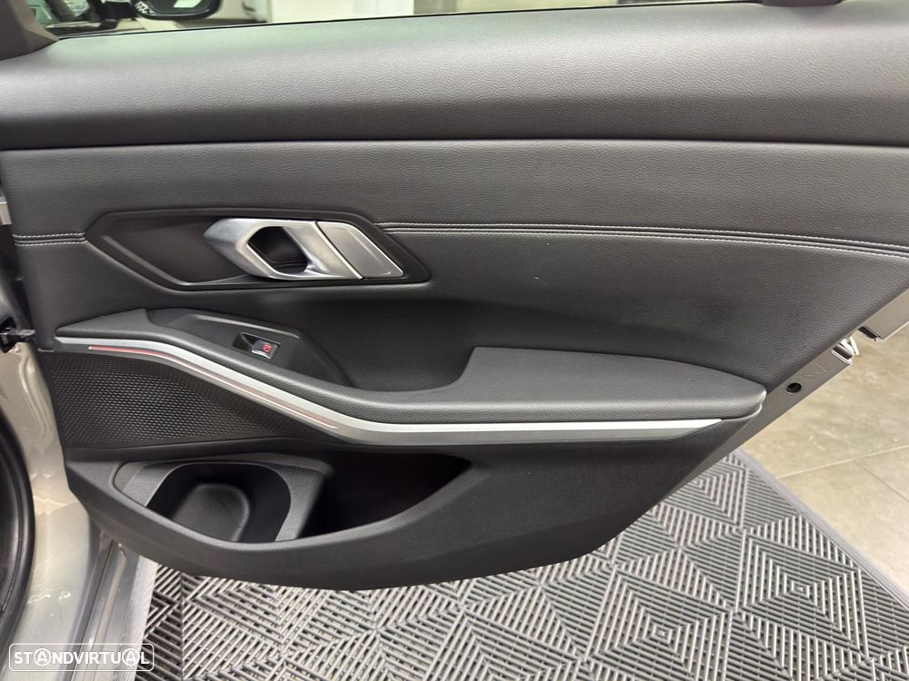 BMW 320 d xDrive Line Sport Shadow Auto - 42