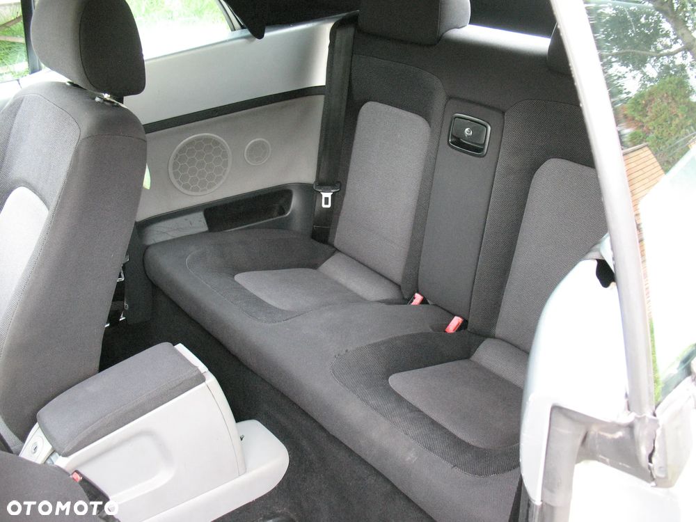 Volkswagen New Beetle 1.6 - 10