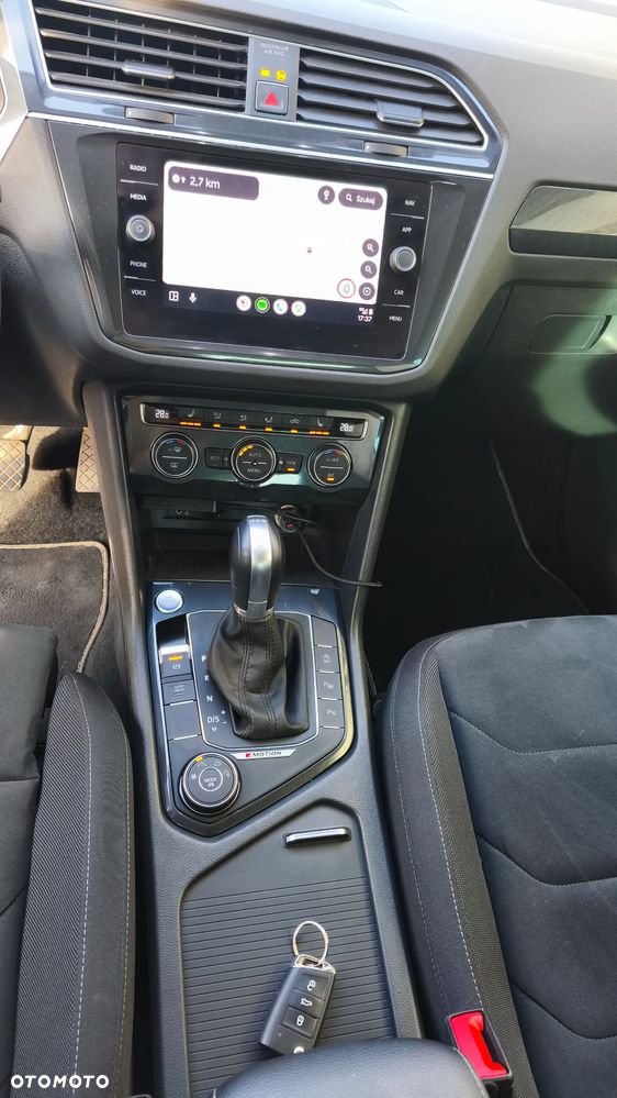 Volkswagen Tiguan - 12